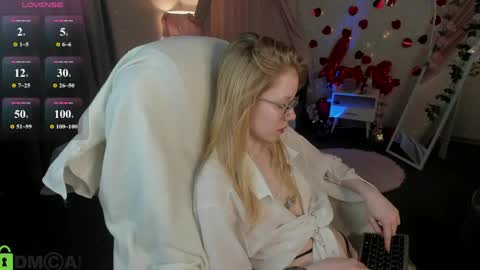 Snapshot of esme_runn chatting on April 24, 2026, 3:20 am Esme Runn online show from April 24, 2026, 3:20 am