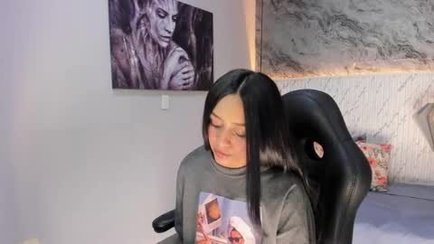 Snapshot of esmeralda__18 chatting on May 2, 2026, 7:52 pm Esmeralda online show from May 2, 2026, 7:52 pm