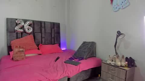 Perla online show from March 26, 2026, 8:14 pm