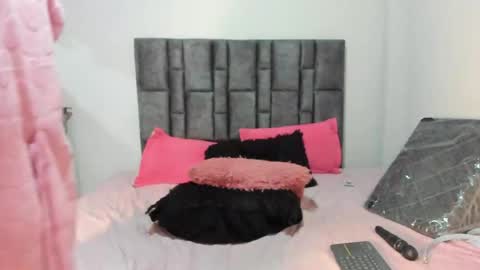 Perla online show from April 13, 2026, 10:43 am