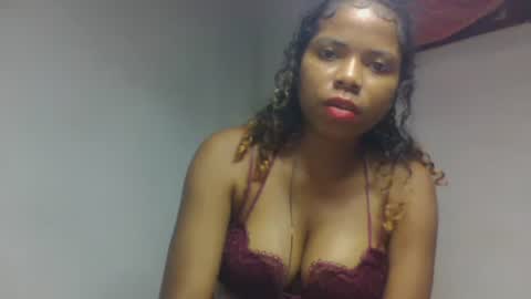 esmeraldae online show from October 4, 2025, 10:08 pm