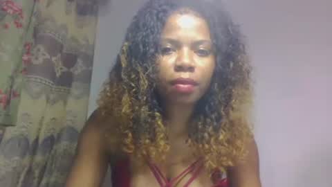 esmeraldae online show from October 8, 2025, 8:39 pm