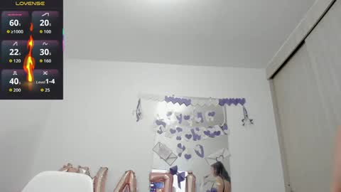 Snapshot of esmeraldo_mfc chatting on May 4, 2026, 10:17 pm Esmeralda online show from May 4, 2026, 10:17 pm