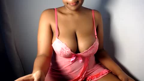Snapshot of esmeray_ chatting on July 10, 2026, 10:51 am Esme online show from July 10, 2026, 10:51 am