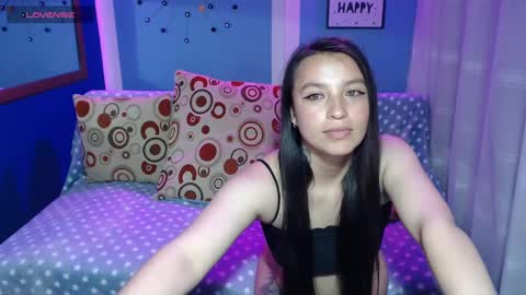 Snapshot of esmerraldaa_mia chatting on February 8, 2025, 10:29 pm Esmeralda online show from February 8, 2025, 10:29 pm