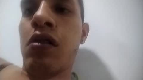 esneyderhenao20 online show from April 19, 2026, 6:02 am