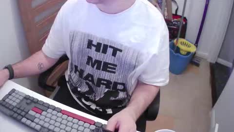 Snapshot of essex_wild chatting on December 16, 2025, 9:42 pm Morph online show from December 16, 2025, 9:42 pm