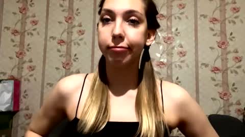 Snapshot of essiecutty chatting on November 22, 2025, 4:06 pm Kate online show from November 22, 2025, 4:06 pm