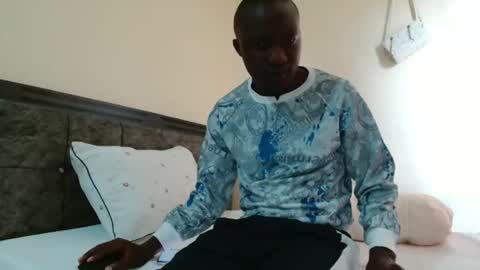 Snapshot of essypetite chatting on January 19, 2026, 9:24 am essypetite online show from January 19, 2026, 9:24 am