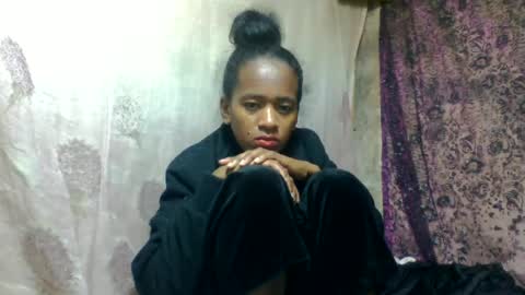 estancelee online show from June 22, 2026, 3:47 am