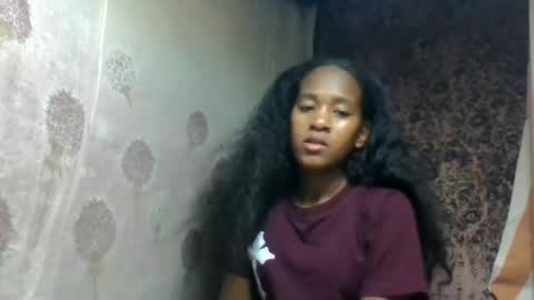 estancelee online show from July 7, 2026, 6:47 am
