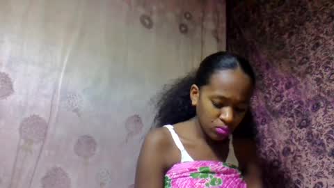 estancelee online show from July 15, 2026, 11:59 am
