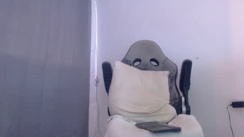 Snapshot of esteban7984068 chatting on December 25, 2024, 6:19 pm esteban online show from December 25, 2024, 6:19 pm