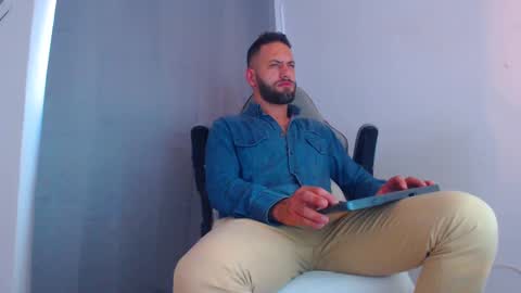 Snapshot of esteban7984068 chatting on January 30, 2025, 8:31 pm esteban online show from January 30, 2025, 8:31 pm