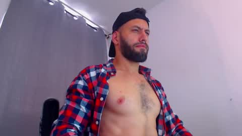 Snapshot of esteban7984068 chatting on February 7, 2025, 7:06 pm esteban online show from February 7, 2025, 7:06 pm