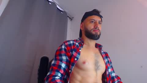 Snapshot of esteban7984068 chatting on February 8, 2025, 10:40 pm esteban online show from February 8, 2025, 10:40 pm