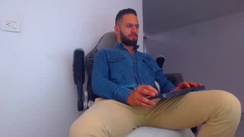 Snapshot of esteban7984068 chatting on March 12, 2025, 7:38 pm esteban online show from March 12, 2025, 7:38 pm