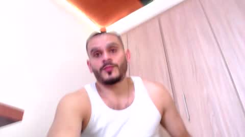Esteban Fernandez online show from February 8, 2025, 6:12 pm