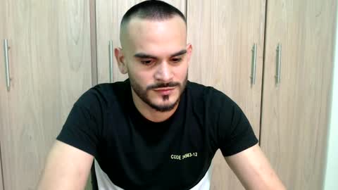 Esteban Fernandez online show from February 26, 2025, 4:36 am