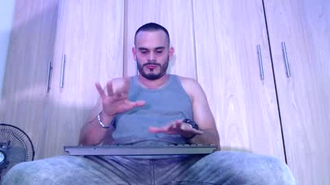 Esteban Fernandez online show from March 4, 2025, 5:00 am