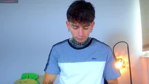 Esteban independent model online show from October 24, 2025, 1:51 pm