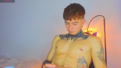 Esteban independent model online show from December 17, 2025, 3:56 am