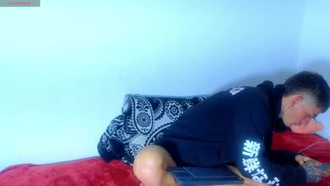 Esteban independent model online show from April 16, 2026, 9:39 pm