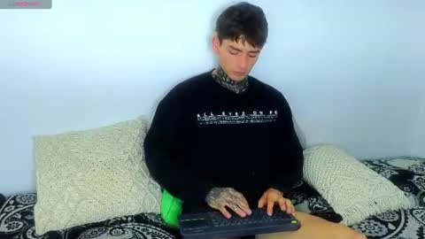 Esteban independent model online show from July 16, 2026, 5:19 pm