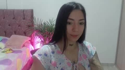 Snapshot of estefa1 chatting on November 8, 2025, 10:52 pm estefa1 online show from November 8, 2025, 10:52 pm