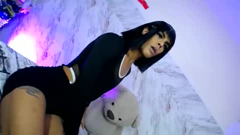 Snapshot of estefani_robles chatting on April 24, 2026, 11:29 pm estefani robles online show from April 24, 2026, 11:29 pm