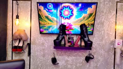 Snapshot of estefania1812 chatting on April 4, 2026, 11:24 pm estefania1812 online show from April 4, 2026, 11:24 pm