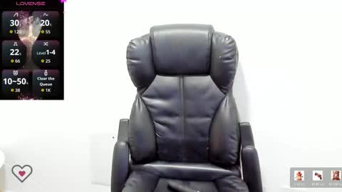 Estefanii R online show from February 16, 2026, 1:18 pm