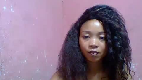 estelah20 online show from November 5, 2025, 7:08 am