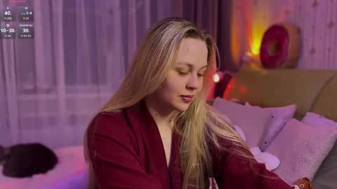 Snapshot of estella_elwood chatting on May 11, 2026, 4:59 pm Estella online show from May 11, 2026, 4:59 pm
