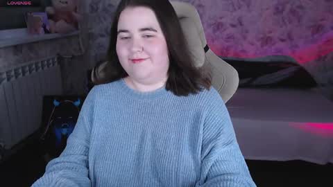 Snapshot of estelle_hicks chatting on May 1, 2026, 7:07 pm estelle_hicks online show from May 1, 2026, 7:07 pm