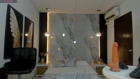 Estephany online show from January 17, 2025, 1:56 pm