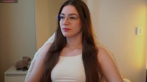 Ester online show from June 9, 2026, 4:57 am