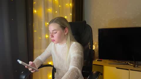 Snapshot of ester_vixen chatting on December 20, 2025, 6:15 pm Ester online show from December 20, 2025, 6:15 pm