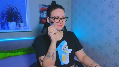 EsterPlayful online show from November 22, 2025, 6:56 am