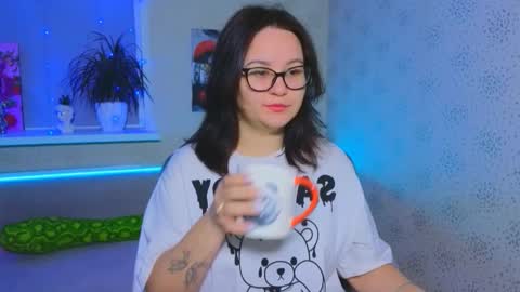 EsterPlayful online show from November 24, 2025, 6:46 am