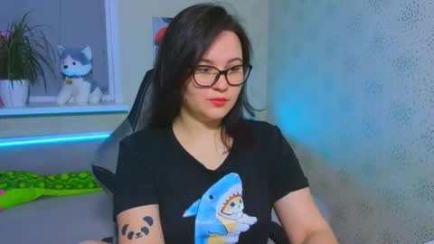 EsterPlayful online show from December 5, 2025, 10:13 am