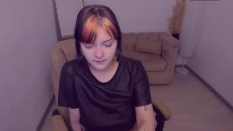 Ester  online show from May 28, 2026, 4:15 pm