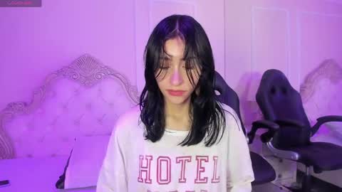 Snapshot of esthervalliere chatting on April 8, 2026, 12:54 am online show from April 8, 2026, 12:54 am