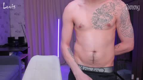 Snapshot of esthetics_boys chatting on December 16, 2024, 6:21 am LOUIS online show from December 16, 2024, 6:21 am