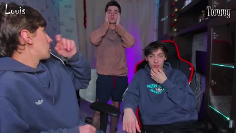 Snapshot of esthetics_boys chatting on January 2, 2025, 4:24 pm LOUIS online show from January 2, 2025, 4:24 pm