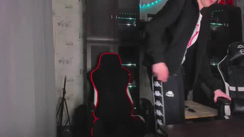 LOUIS online show from November 9, 2025, 7:12 pm