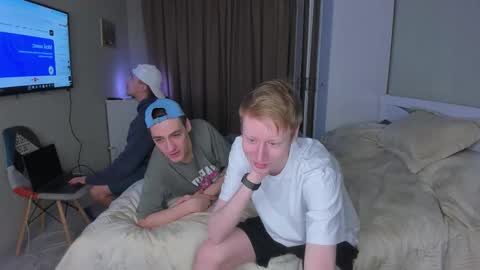 LOUIS online show from February 3, 2026, 4:21 am