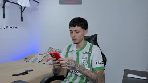 estivenvel online show from February 22, 2026, 2:24 am