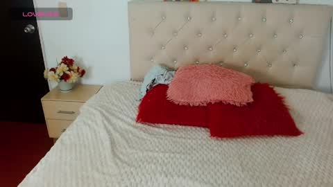 estrella_hank online show from April 14, 2026, 8:04 pm