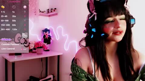 Moon online show from January 5, 2026, 10:35 pm